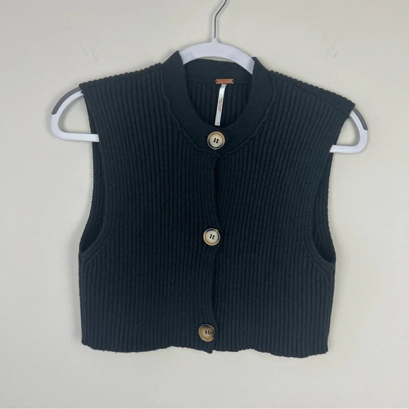 Free People Naiome Micro Sweater Vest Cropped Boxy Ribbed Knit Button Front - Picture 5 of 10
